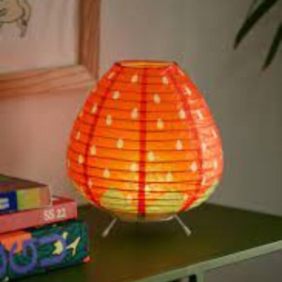 NWT Urban Outfitters LED Paper Strawberry Lantern Light - Picture 2 of 5